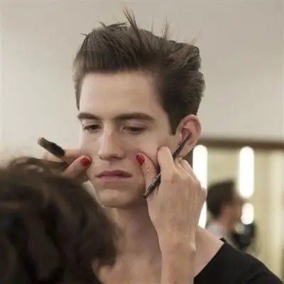 6686体育app首席作者Adelaide