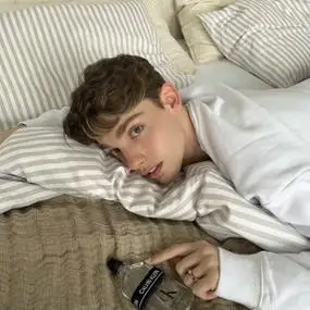 6686体育app银牌作者Violet