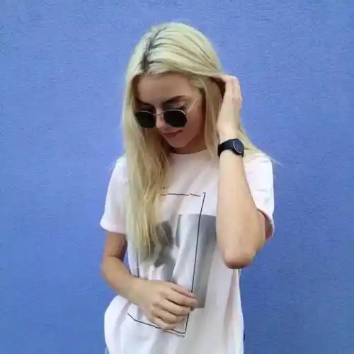 Trò chuyện và cười đùa