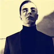 tóc đuôi ngựa màu nâu mật ong