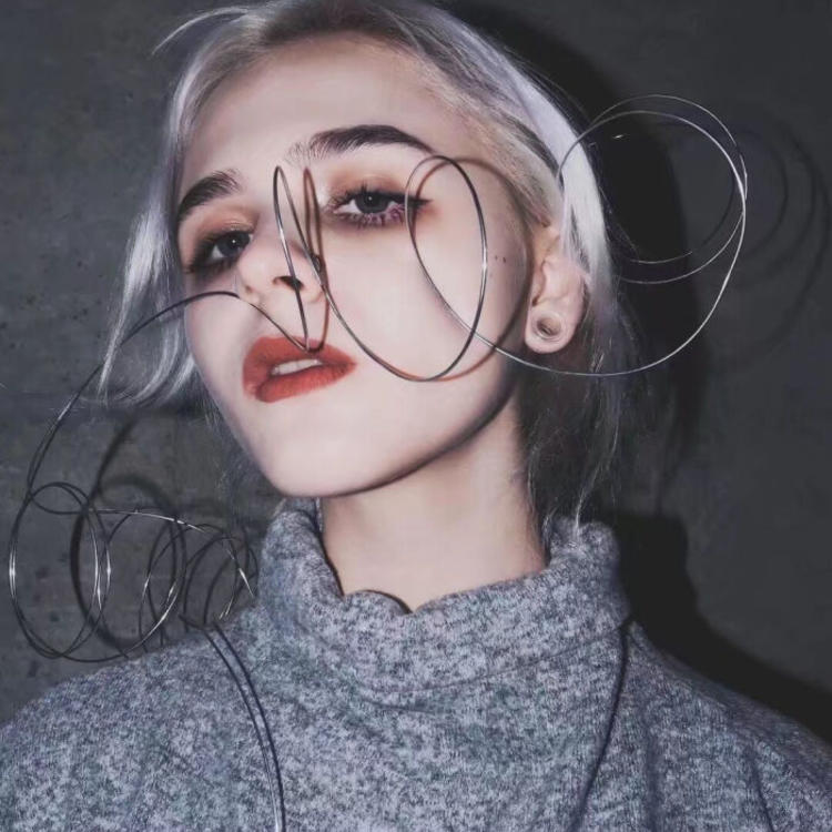 Một nụ cười nhẹ